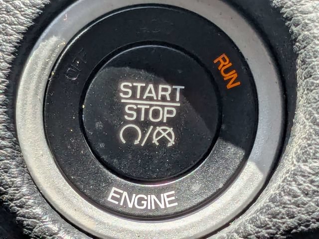 Used 2016 Chrysler 200 Limited w/ Anniversary Edition FWD image 29