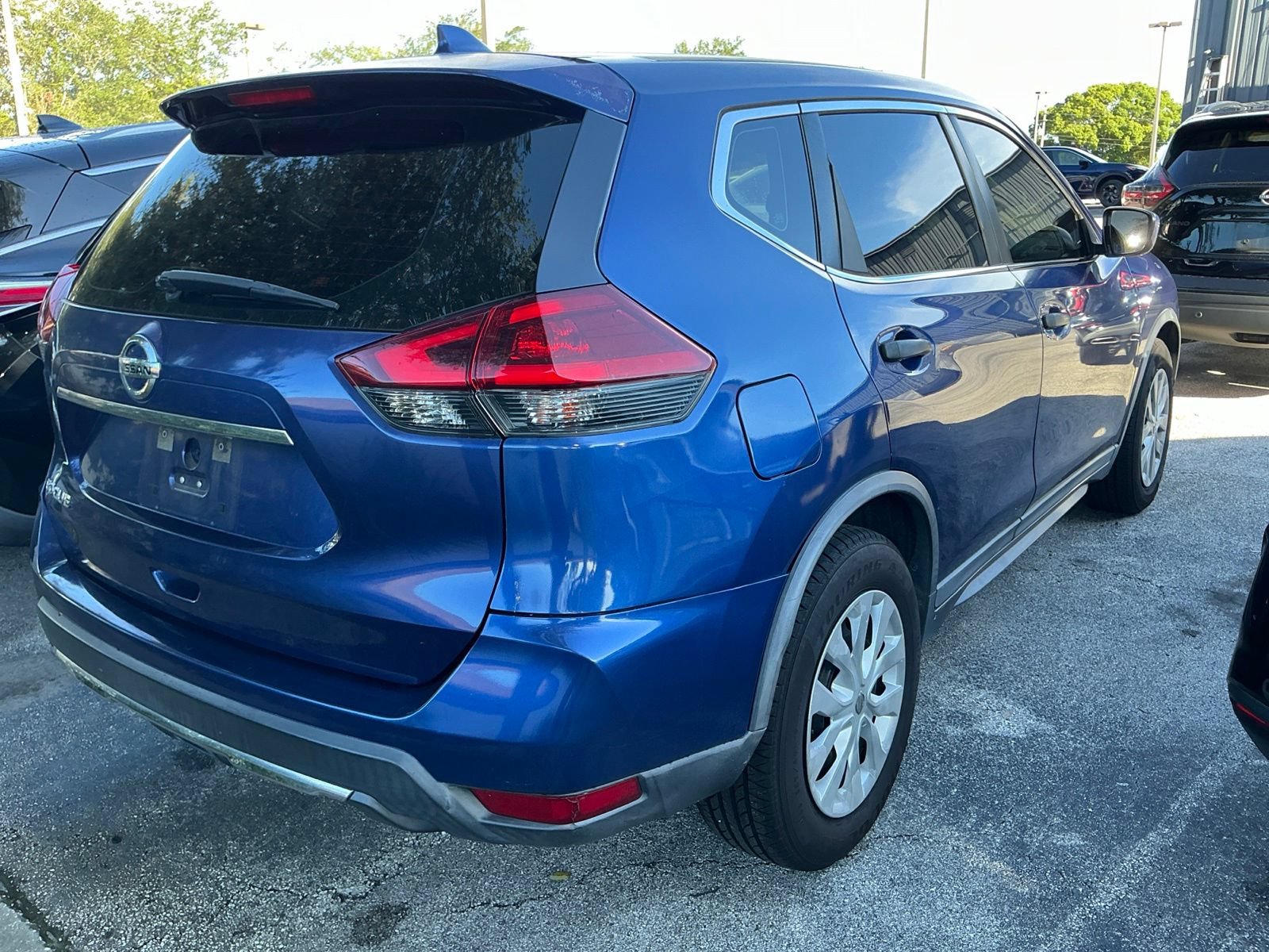 Used 2018 Nissan Rogue S FWD image 5