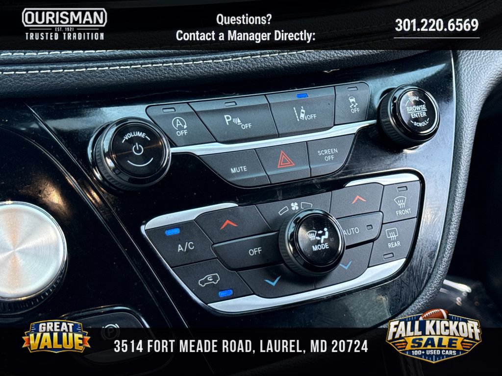 Used 2025 Chrysler Pacifica Limited FWD image 30