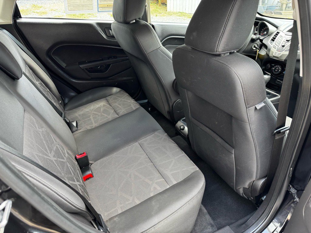 Used 2012 Ford Fiesta SE image 21