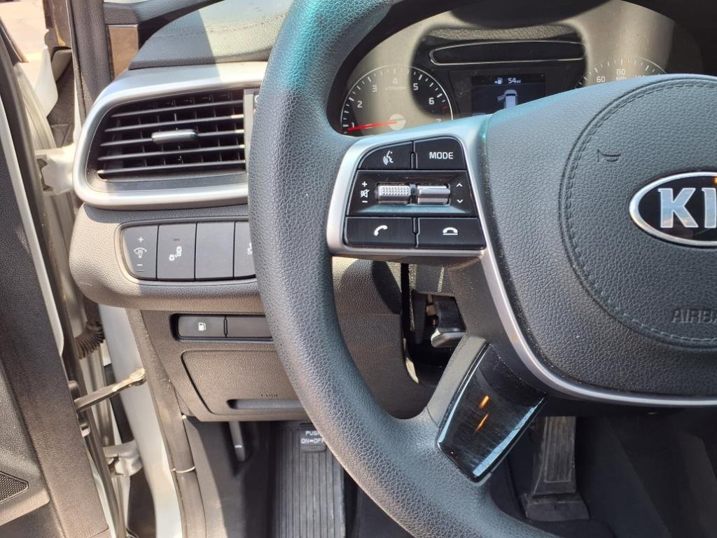 Used 2020 Kia Sorento LX image 9