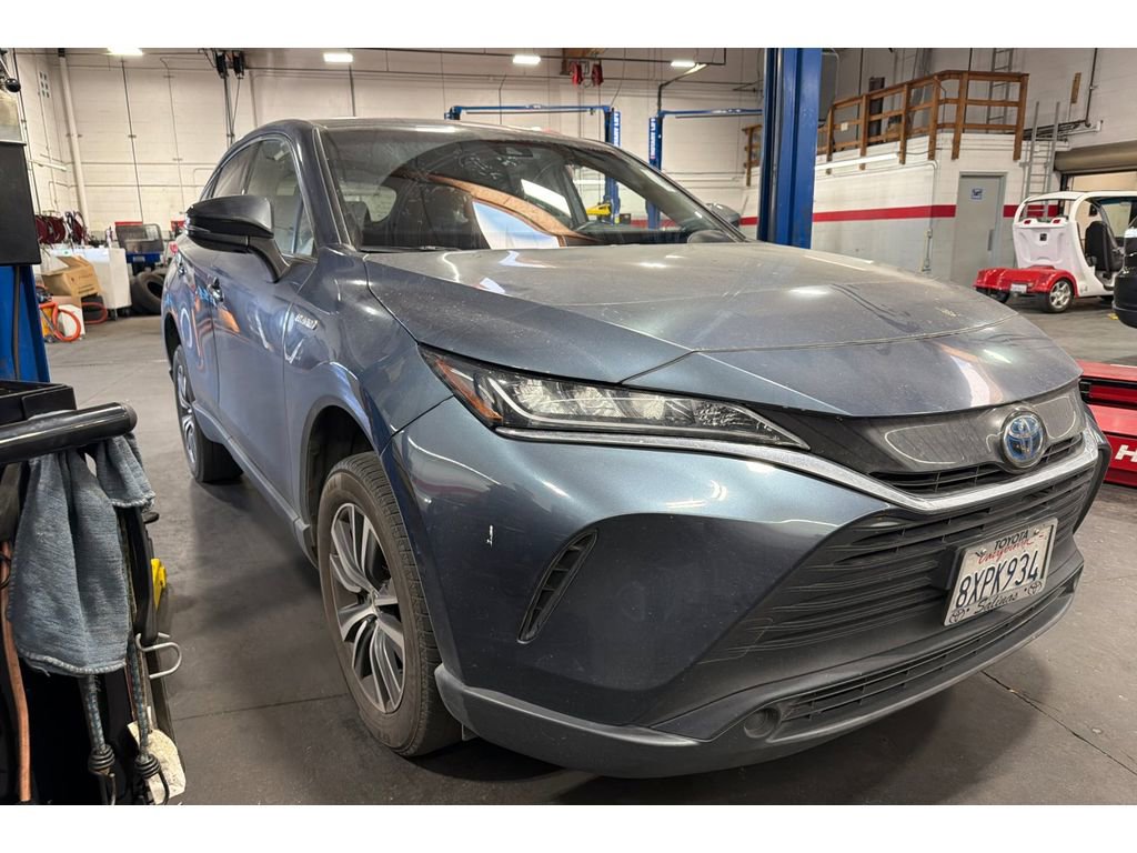 Used 2021 Toyota Venza LE AWD/4WD image 2