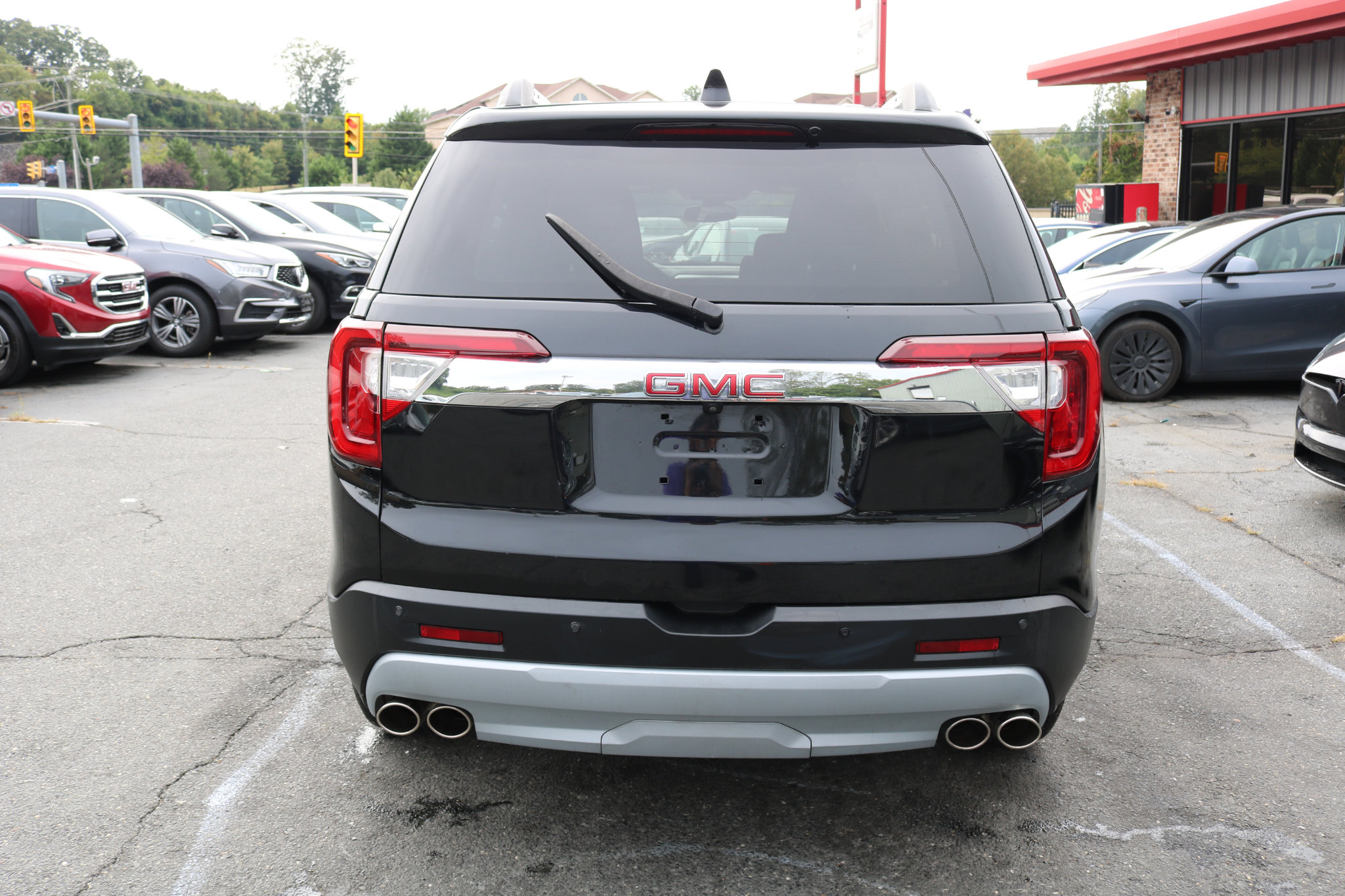Used 2023 GMC Acadia SLT image 3