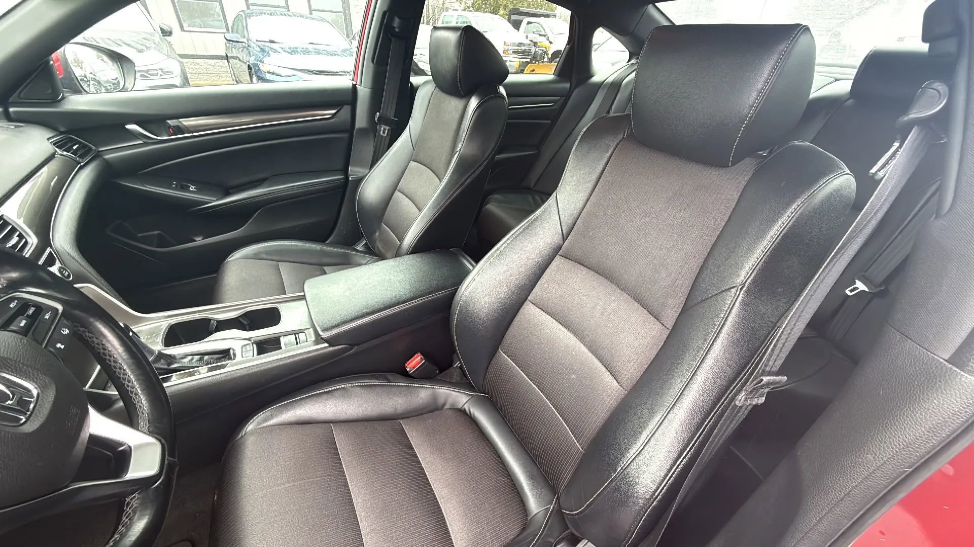 Used 2018 Honda Accord Sport image 16