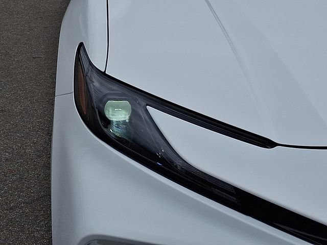 Used 2025 Toyota Camry LE image 11