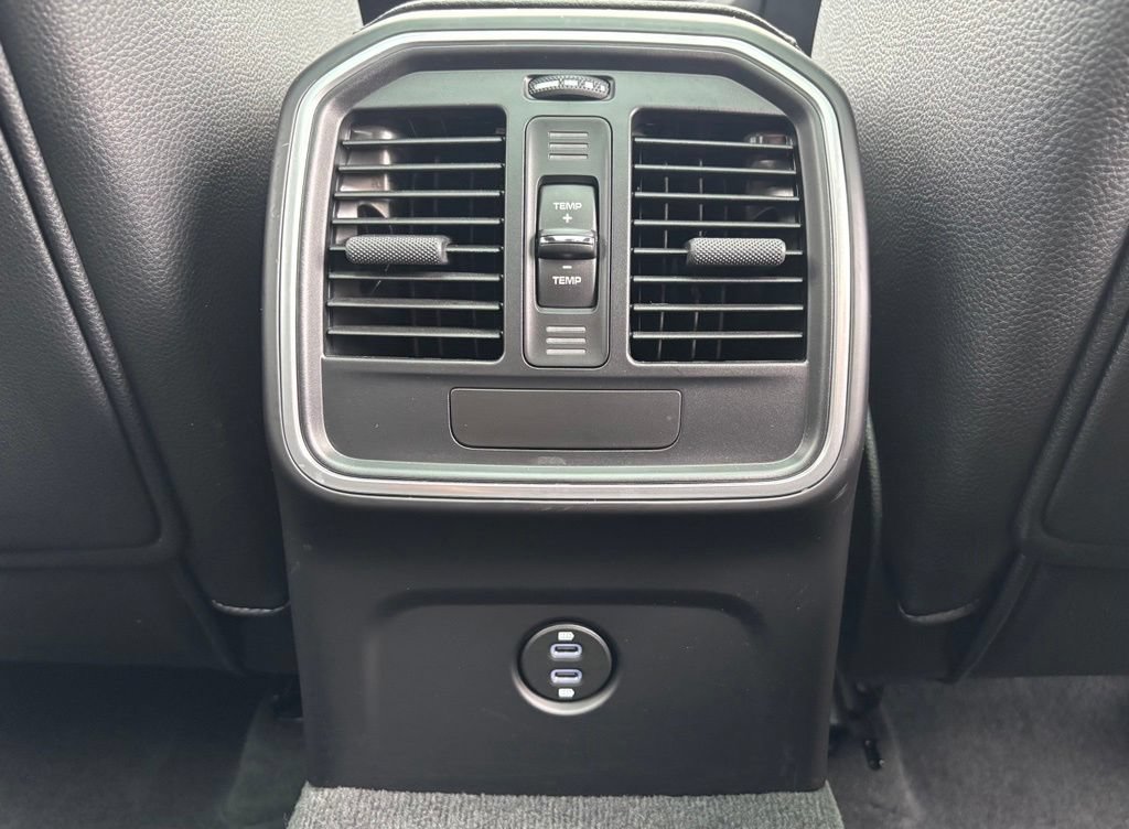 Certified 2023 Porsche Macan AWD/4WD image 7