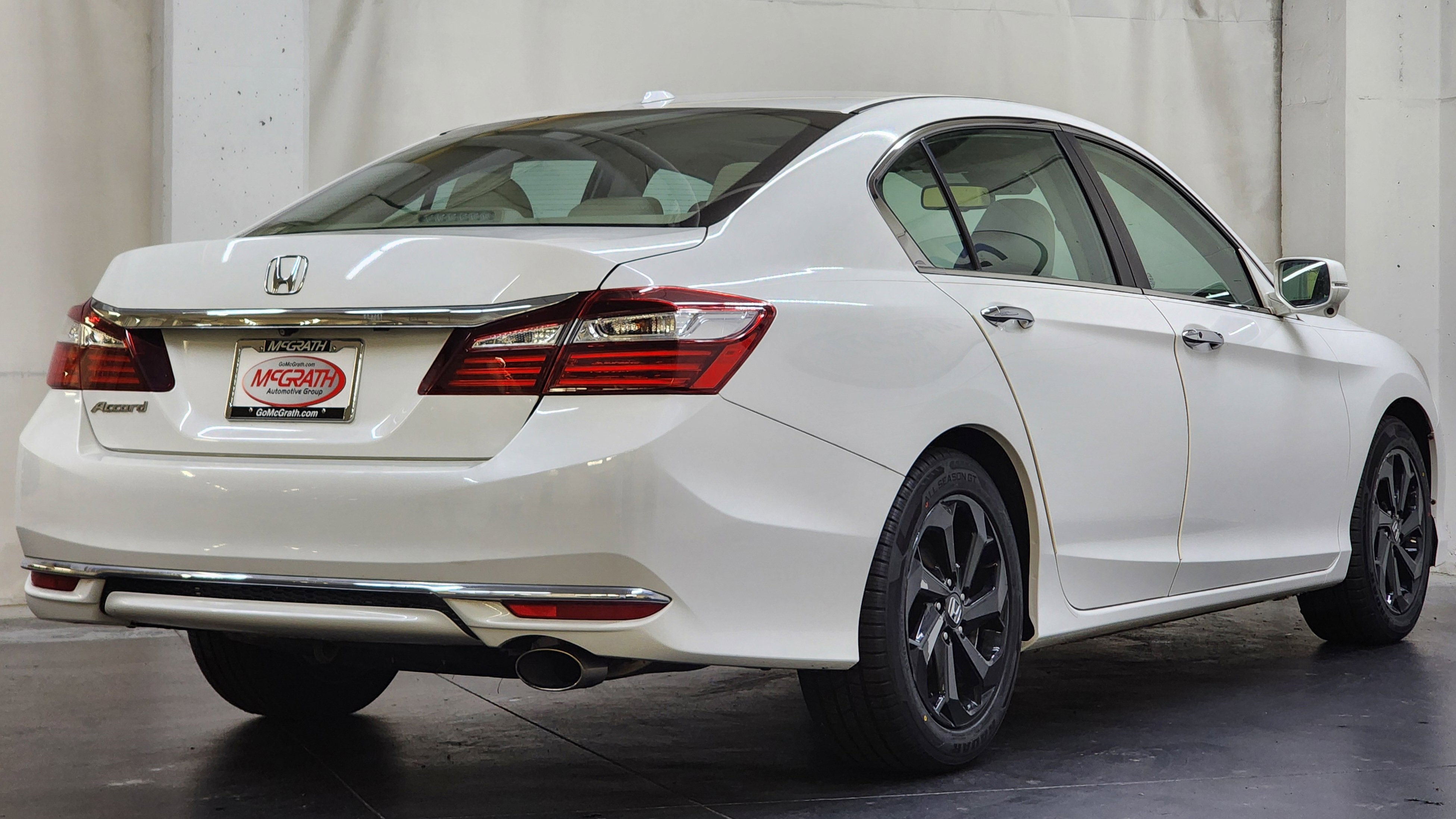 Used 2017 Honda Accord EX-L image 5