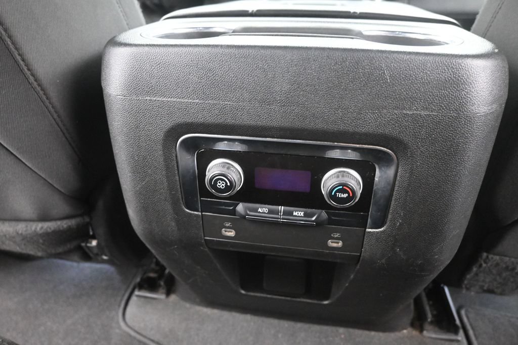 Used 2023 Chevrolet Suburban LS RWD image 12