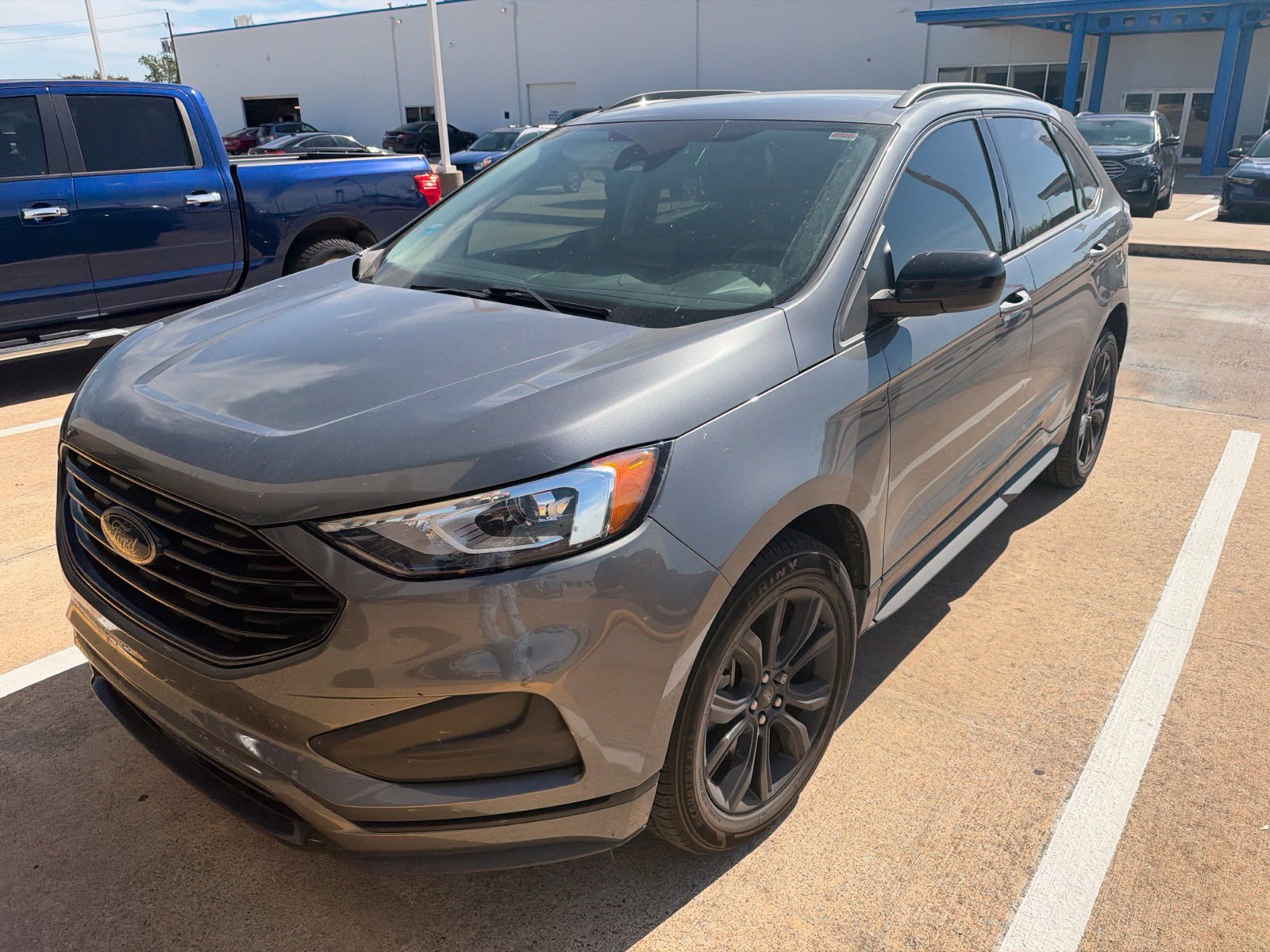 Used 2022 Ford Edge SE w/ Black Appearance Package AWD/4WD image 3