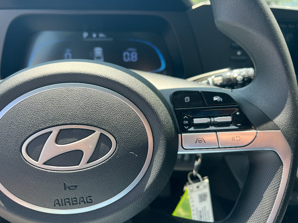 Used 2026 Hyundai Elantra SE image 23