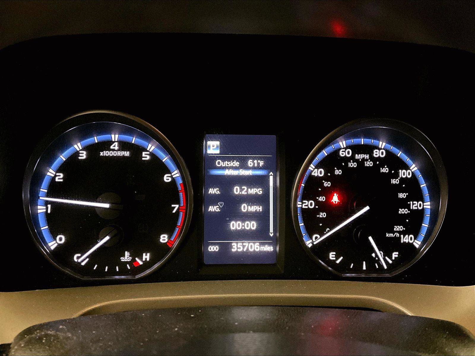 Used 2018 Toyota RAV4 LE FWD image 19