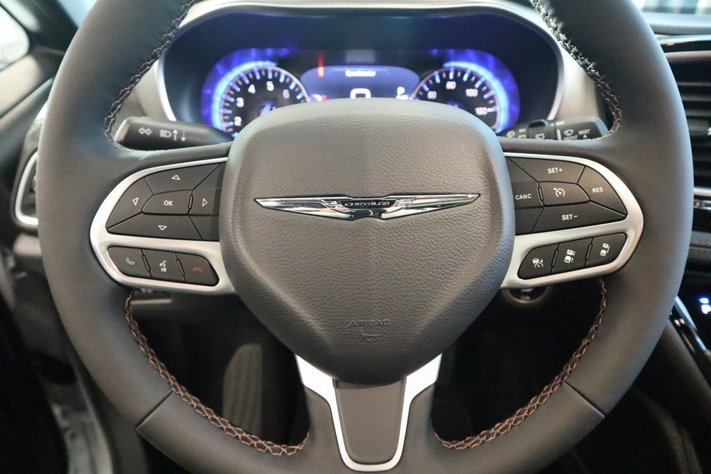 New 2026 Chrysler Pacifica Pinnacle FWD image 3