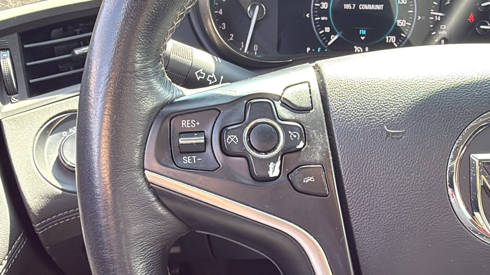 Used 2015 Buick LaCrosse Leather FWD image 14