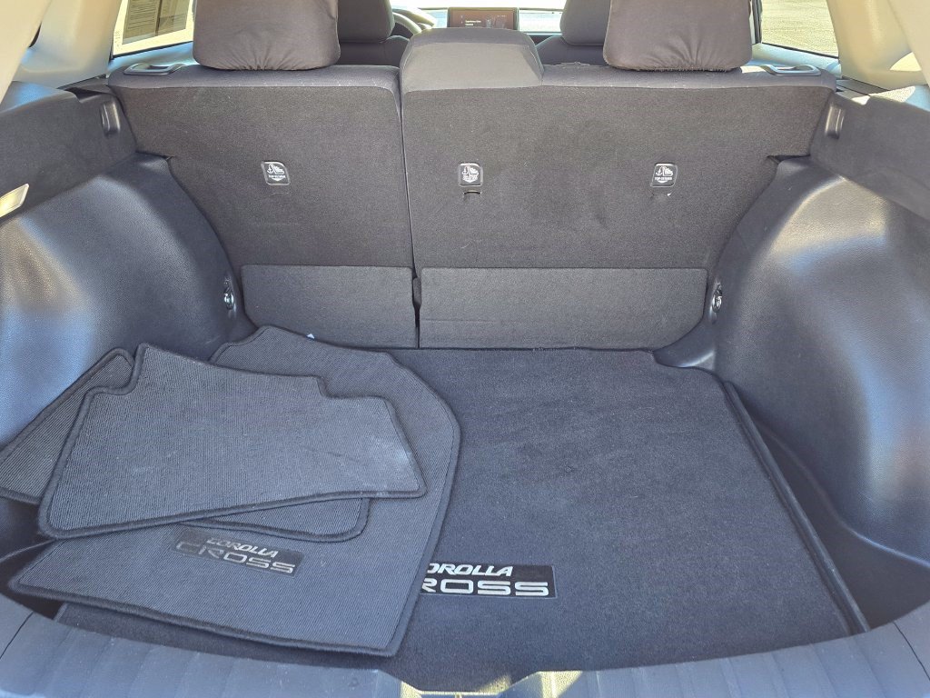 Used 2026 Toyota Corolla Cross LE FWD image 37