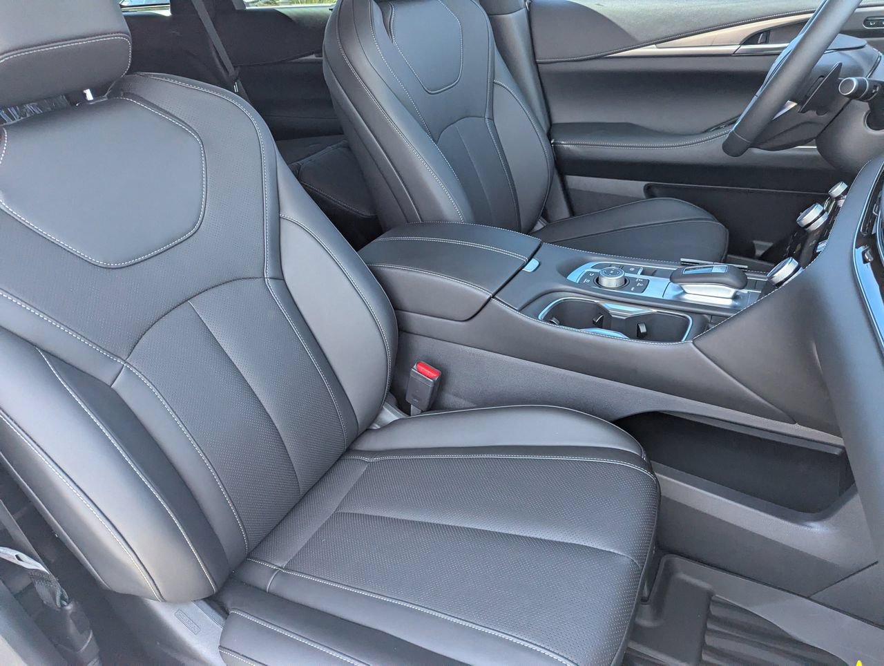 Certified 2026 INFINITI QX60 Luxe w/ Cargo Package FWD image 30