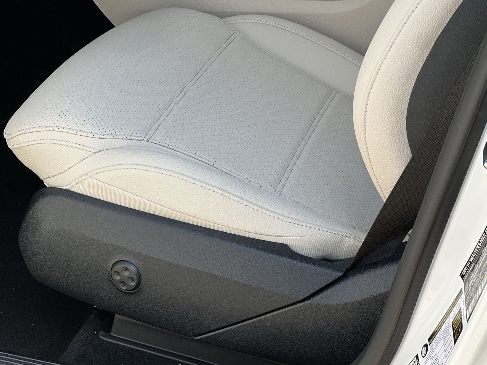 New 2026 Mercedes-Benz GLC 300 4MATIC image 21