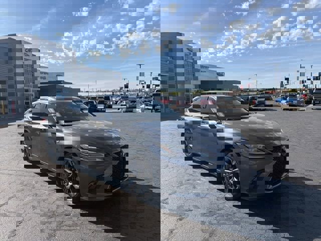 Used 2019 Lexus ES 350 F Sport image 1