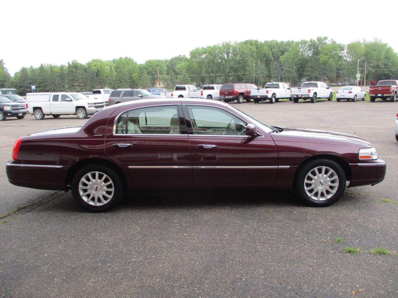Used 2006 Lincoln Town Car Signature image 10