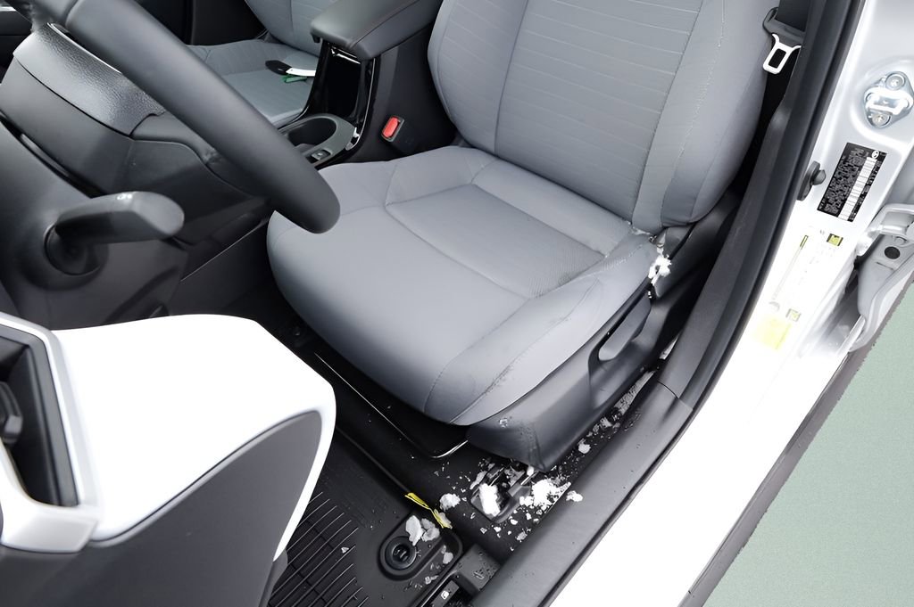 Certified 2025 Toyota Corolla SE w/ SE Premium Package FWD image 20
