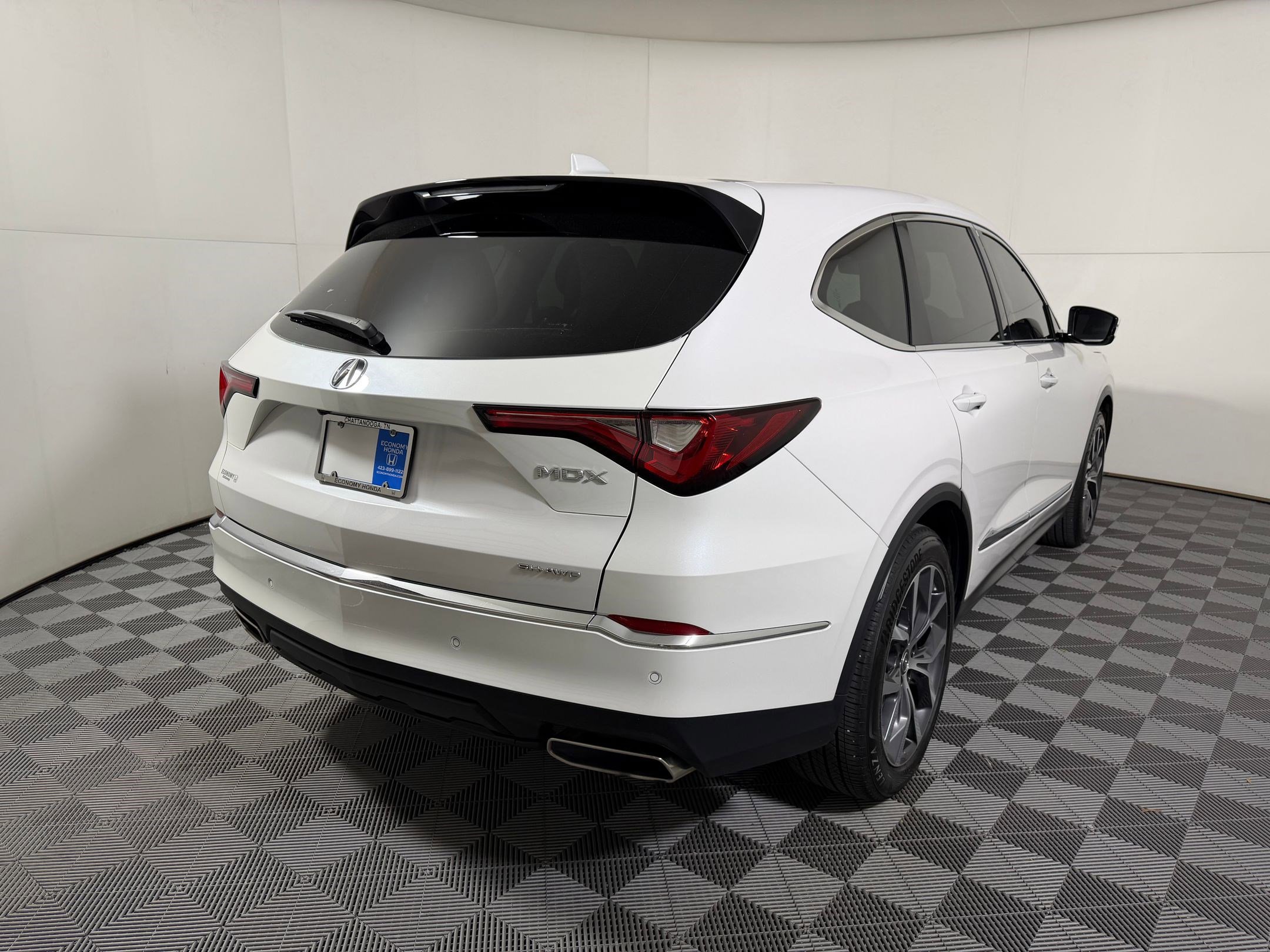 Used 2024 Acura MDX SH-AWD w/ Technology Package image 7