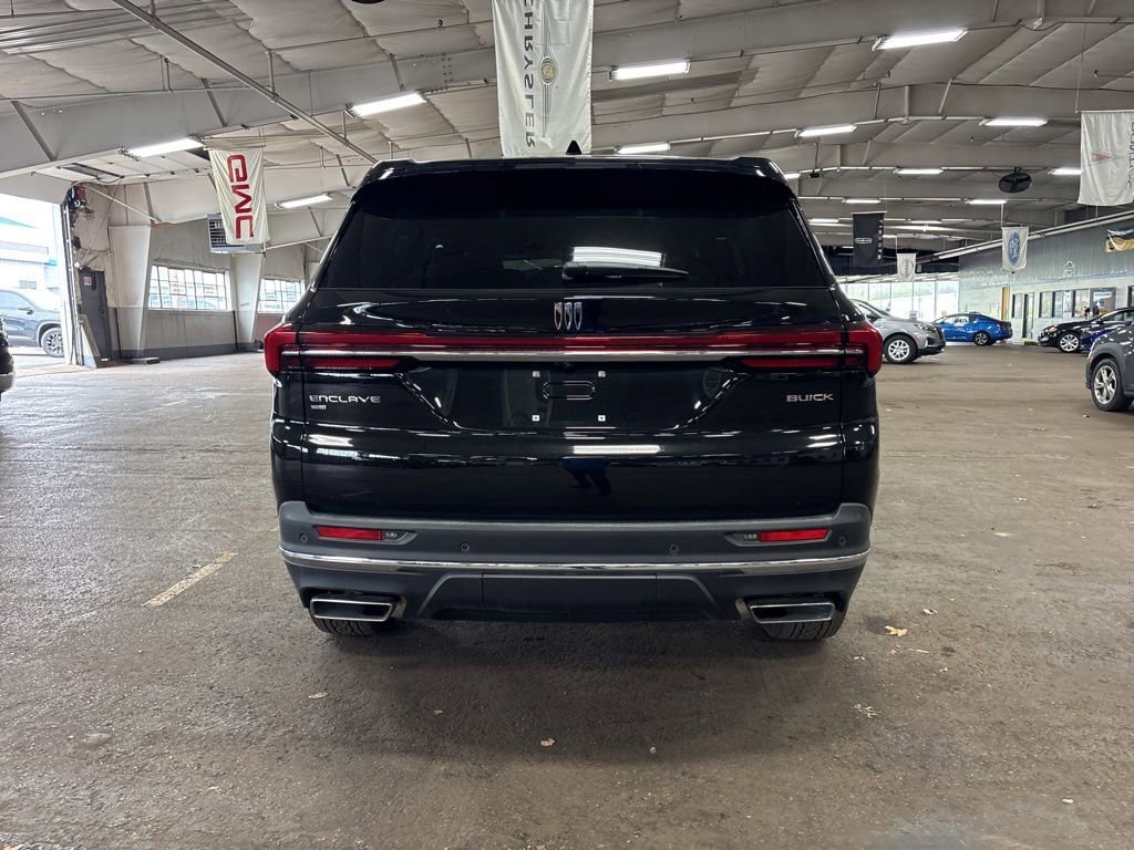 Used 2025 Buick Enclave Preferred image 4