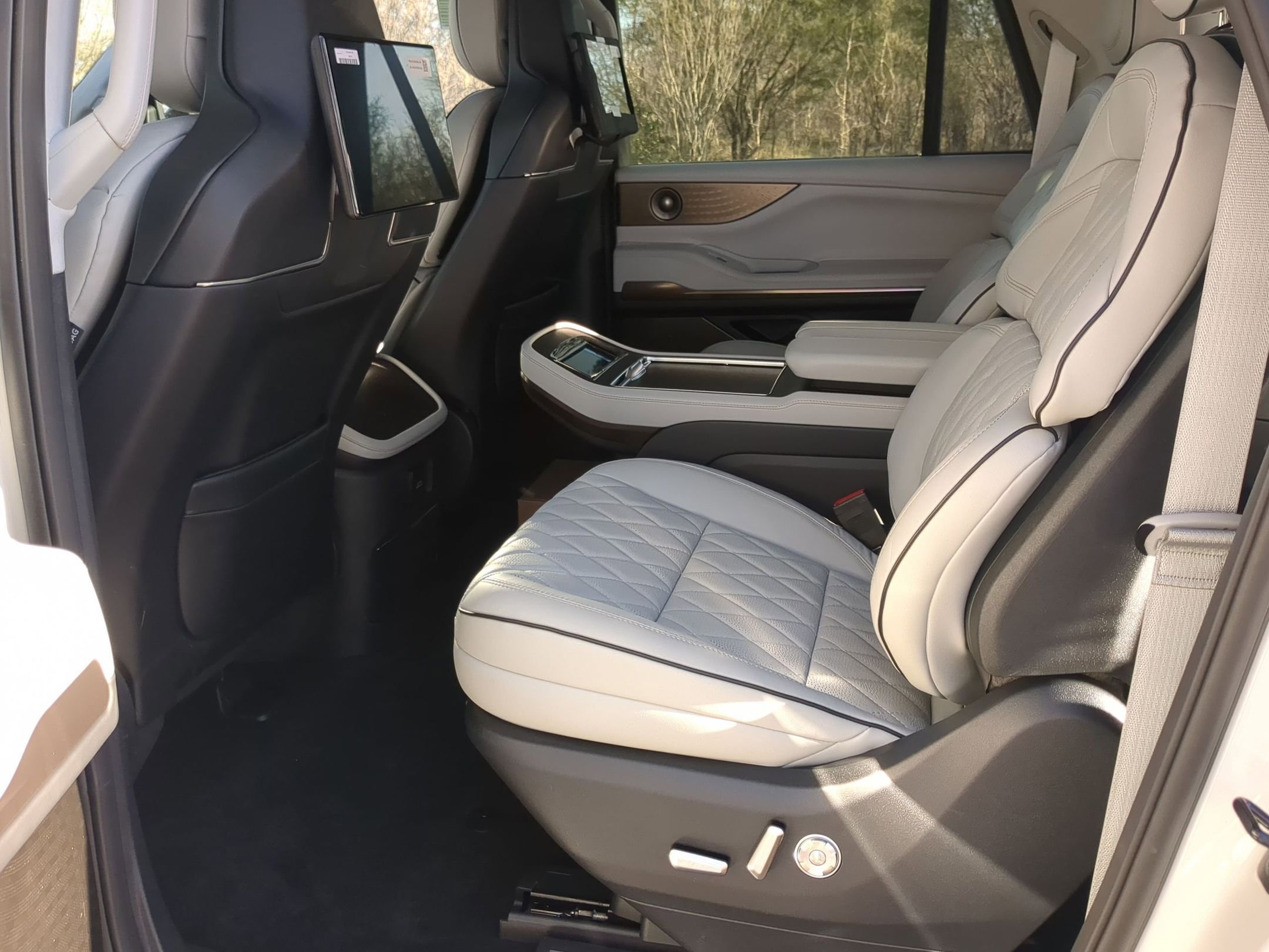 New 2026 Lincoln Navigator L Black Label w/ Black Label Special Edition image 22