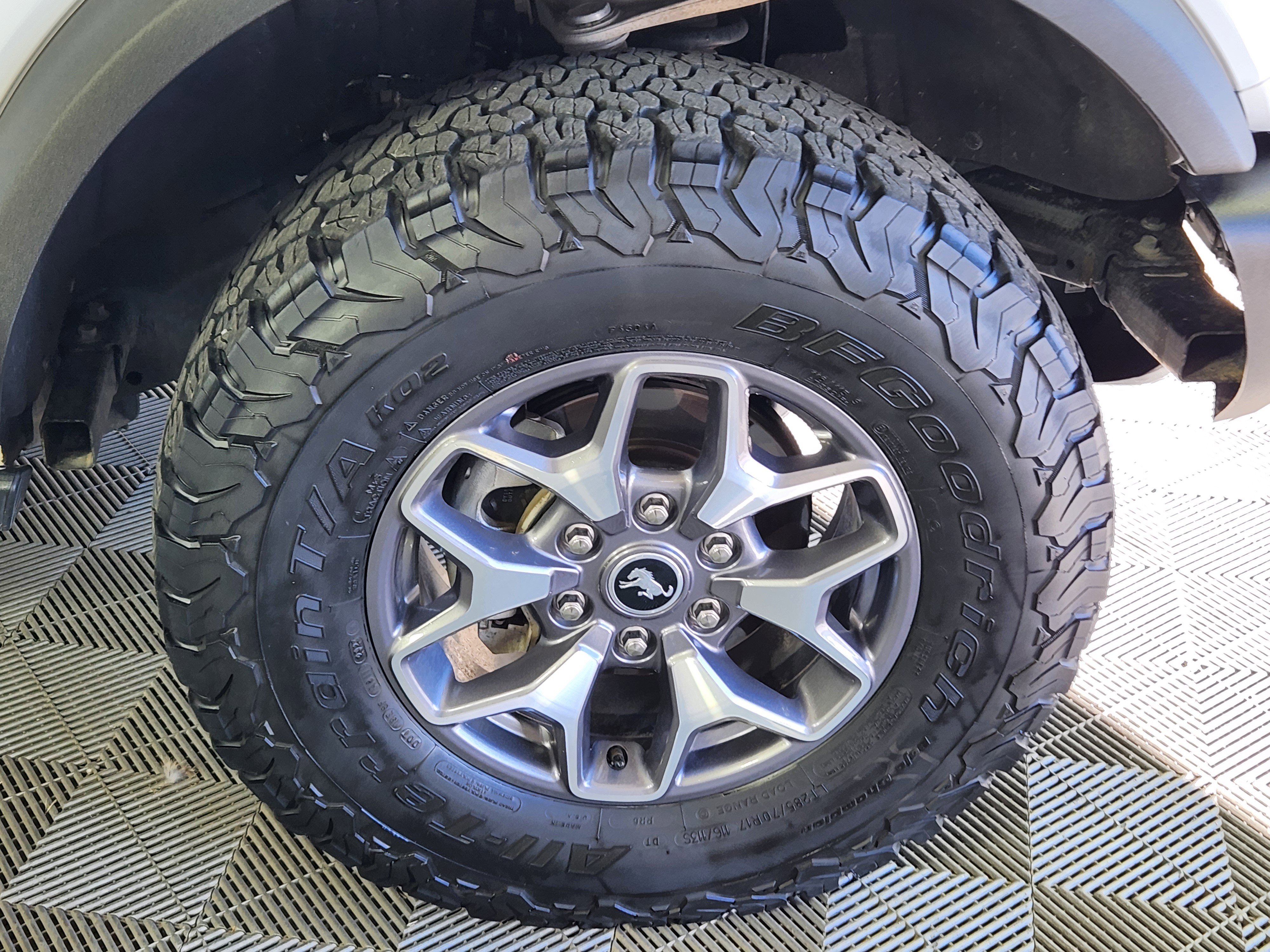 Used 2023 Ford Bronco Badlands image 9