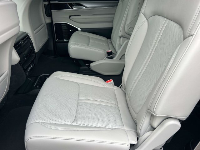 New 2026 Jeep Grand Wagoneer L Limited AWD/4WD image 20