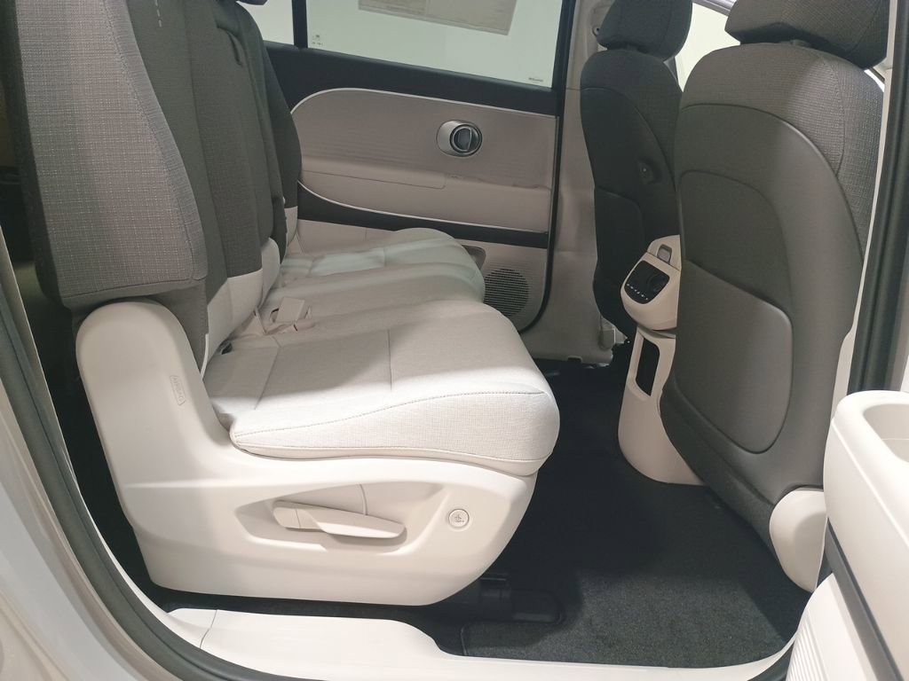 New 2026 Hyundai Ioniq 9 SE image 26