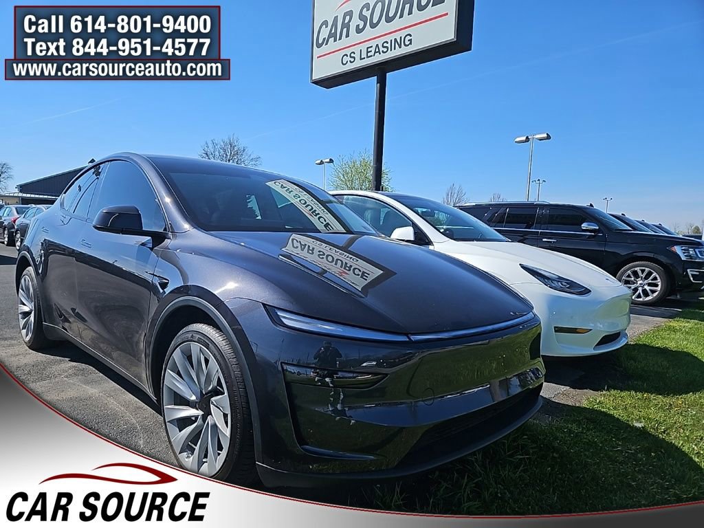 Used 2026 Tesla Model Y AWD image 1