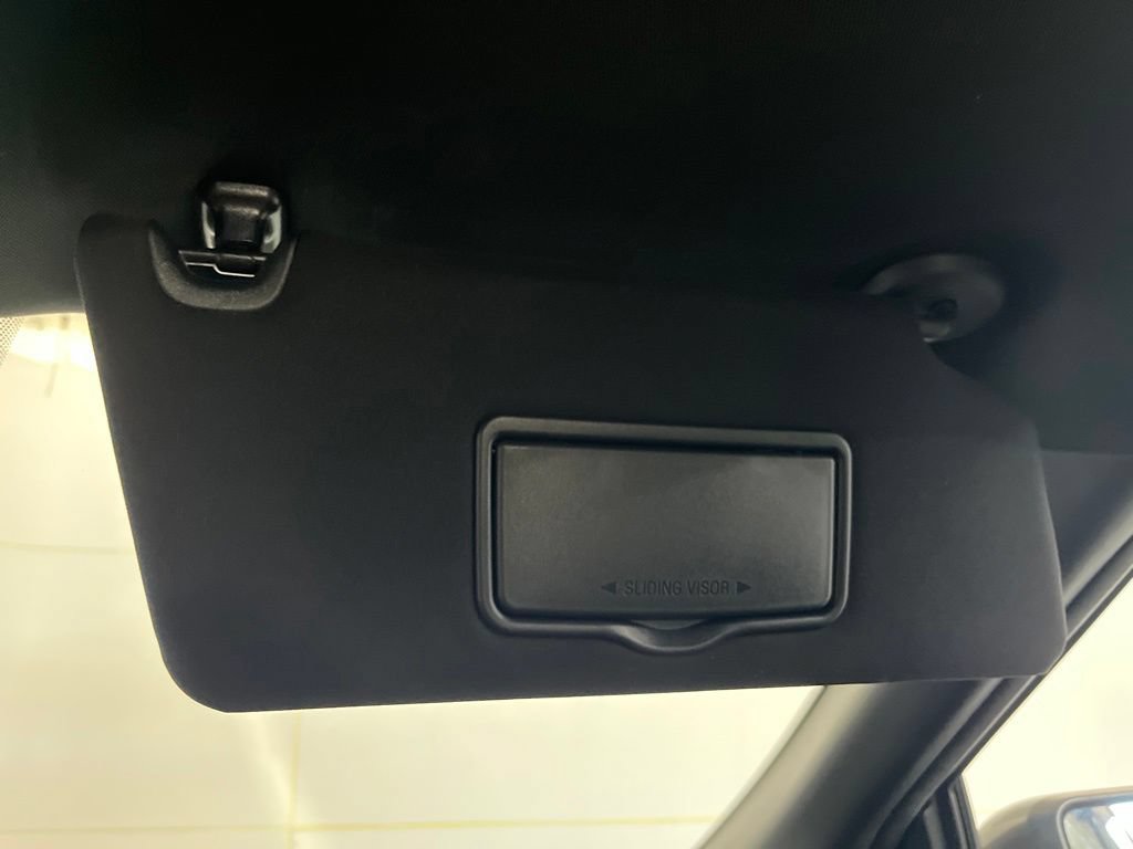 Used 2017 Ford Explorer XLT w/ Equipment Group 202A AWD/4WD image 78