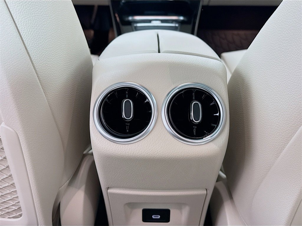 Used 2025 Mercedes-Benz CLA 250 4MATIC image 23