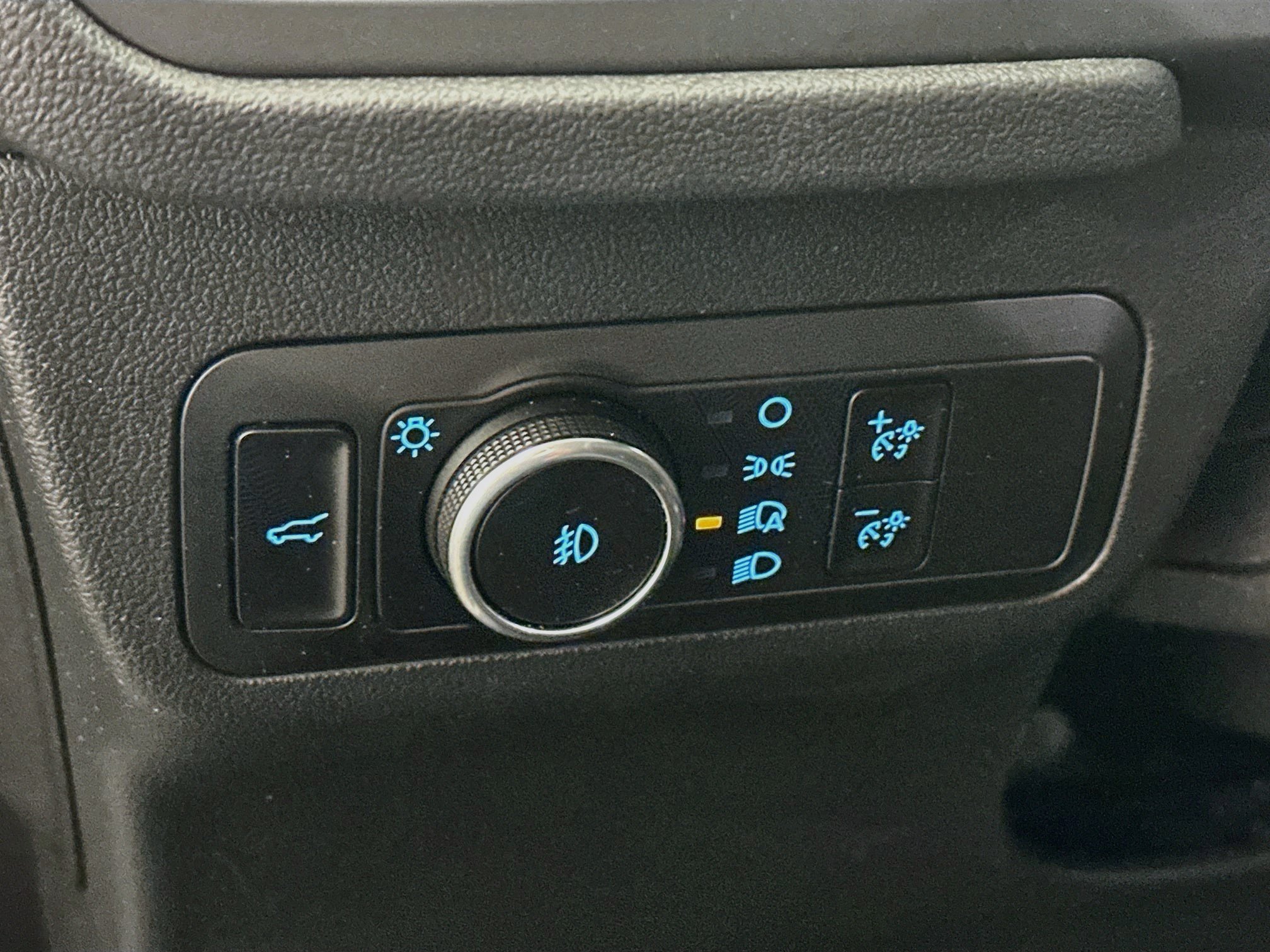 Used 2025 Ford Escape Platinum AWD/4WD image 17