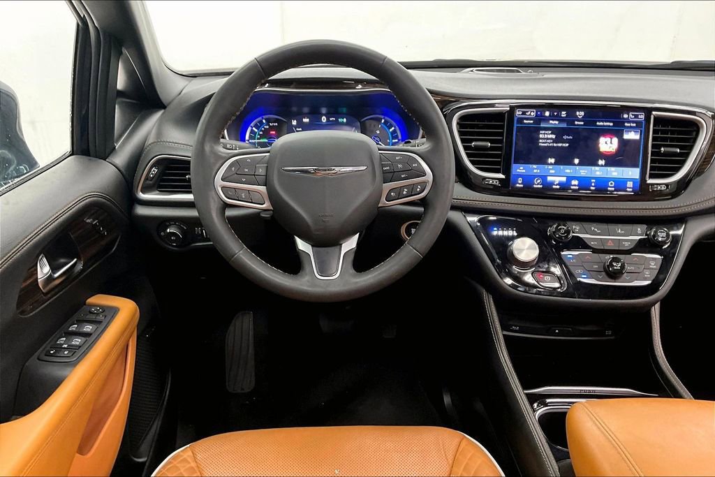 Used 2022 Chrysler Pacifica Pinnacle image 4
