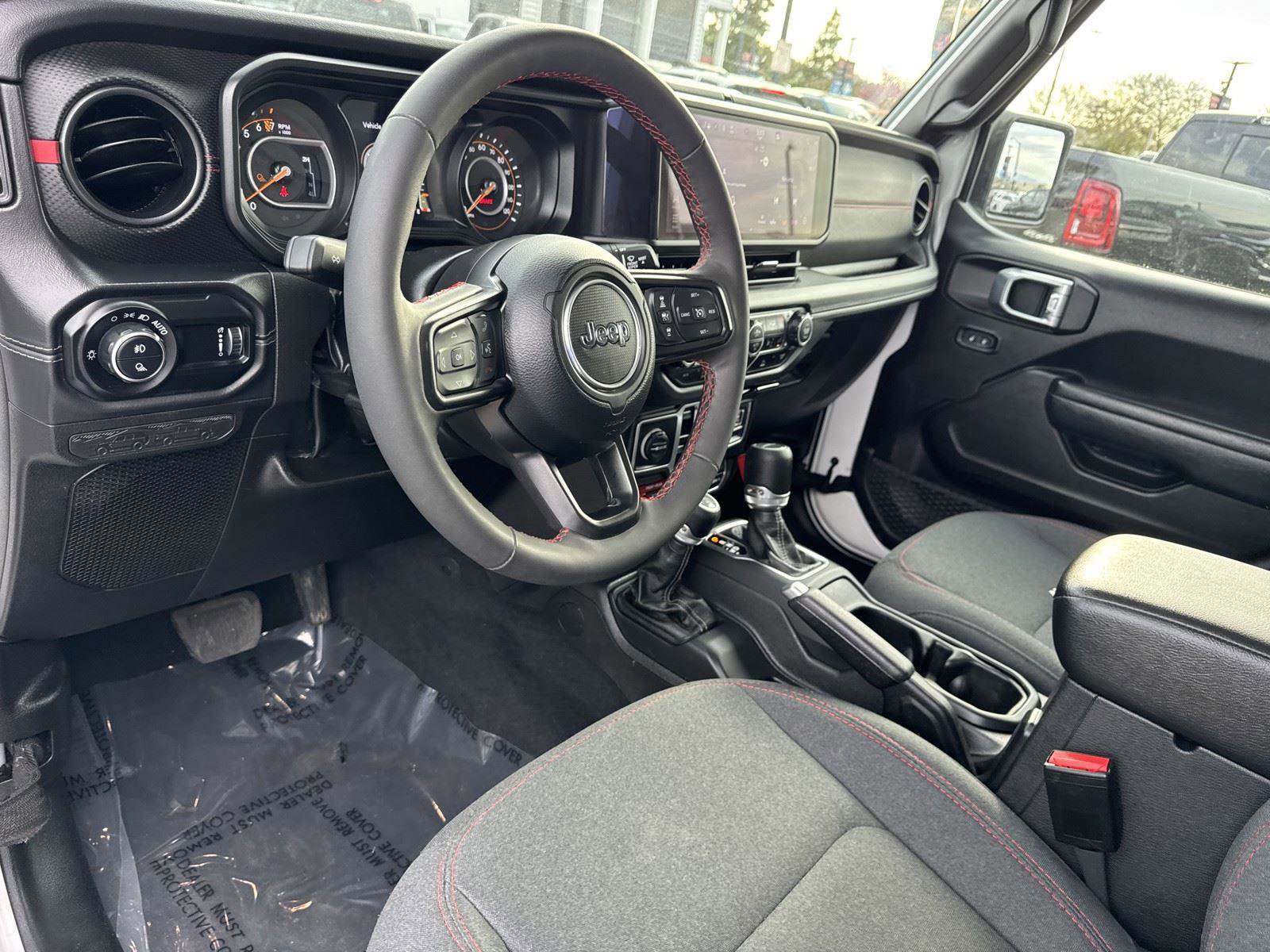 Certified 2025 Jeep Gladiator Rubicon w/ Convenience Group AWD/4WD image 15