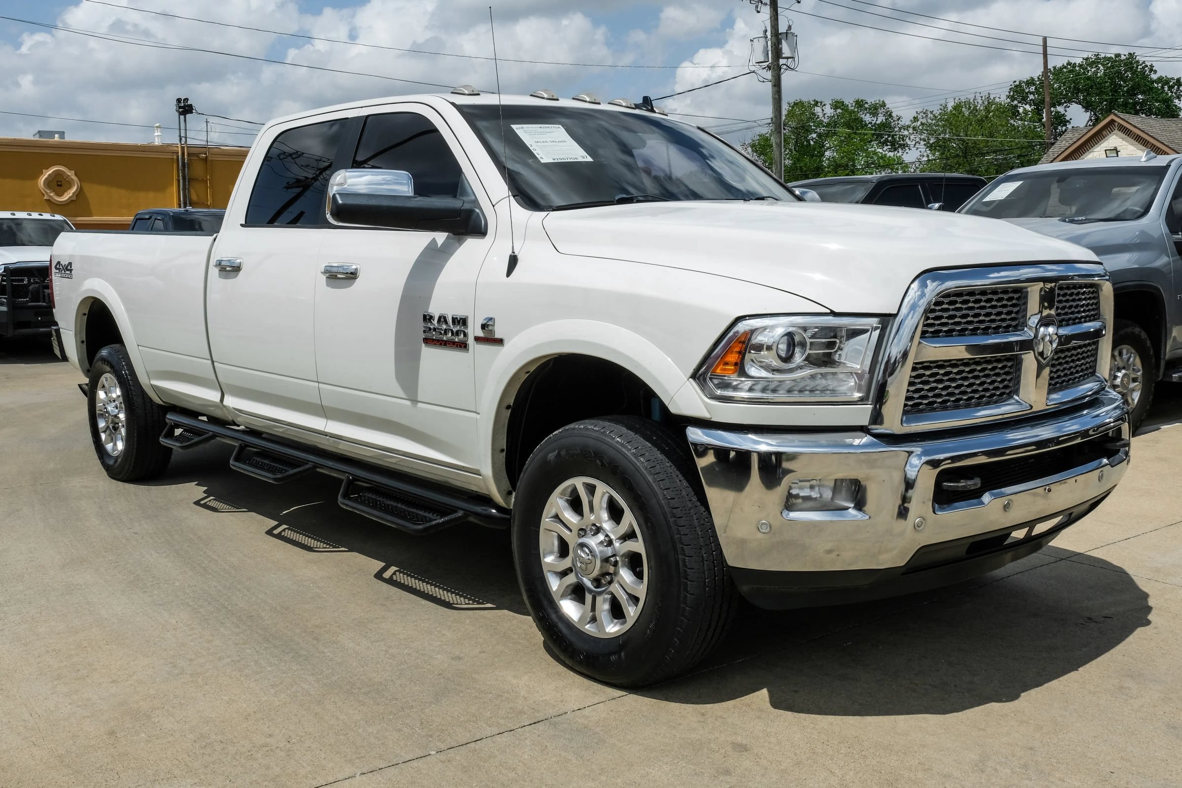 Used 2018 RAM 2500 Laramie AWD/4WD image 2
