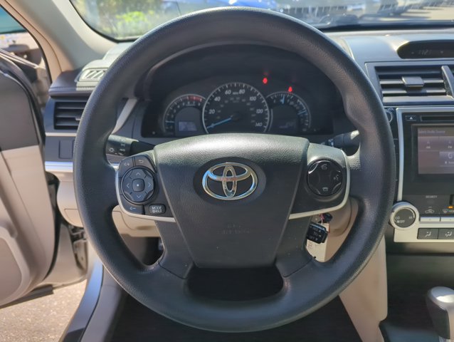 Used 2014 Toyota Camry LE image 14