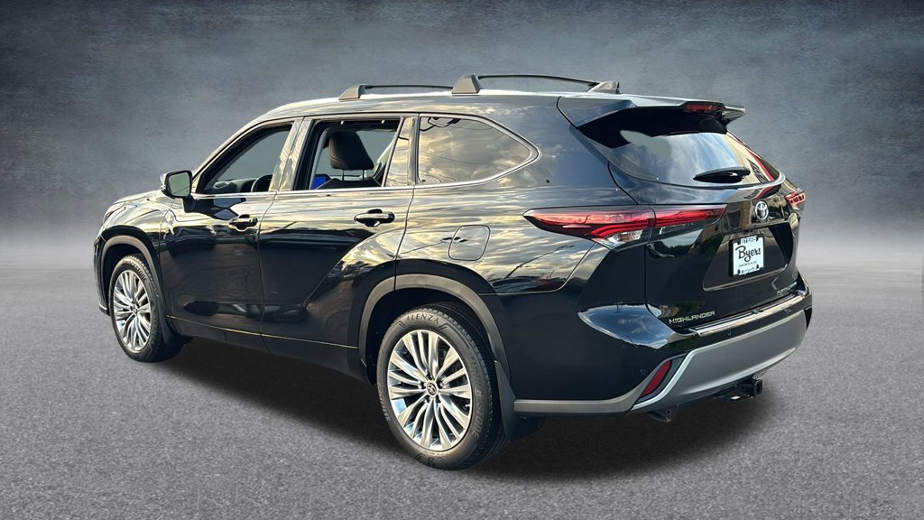 Used 2024 Toyota Highlander Platinum AWD/4WD image 6