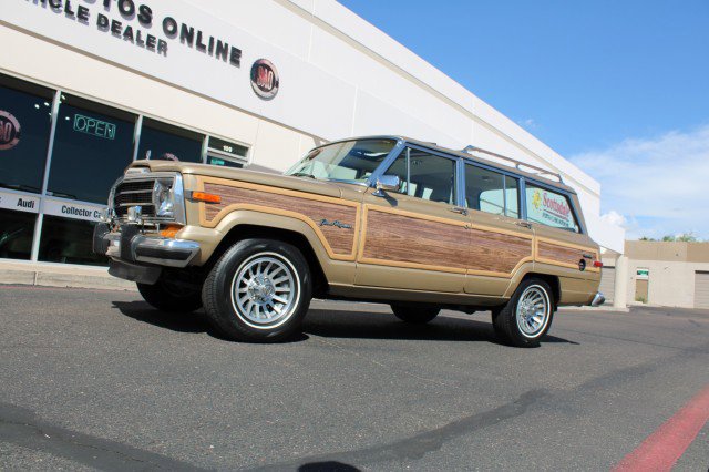 Used 1990 Jeep Grand Wagoneer image 33