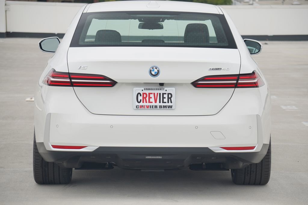 Used 2026 BMW i5 eDrive40 image 6