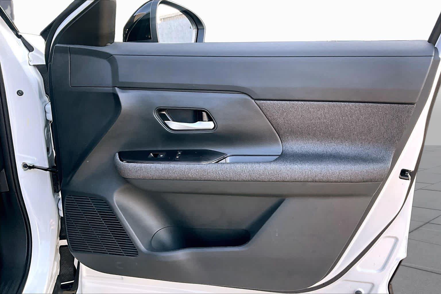 Certified 2026 Nissan Kicks SV FWD image 22