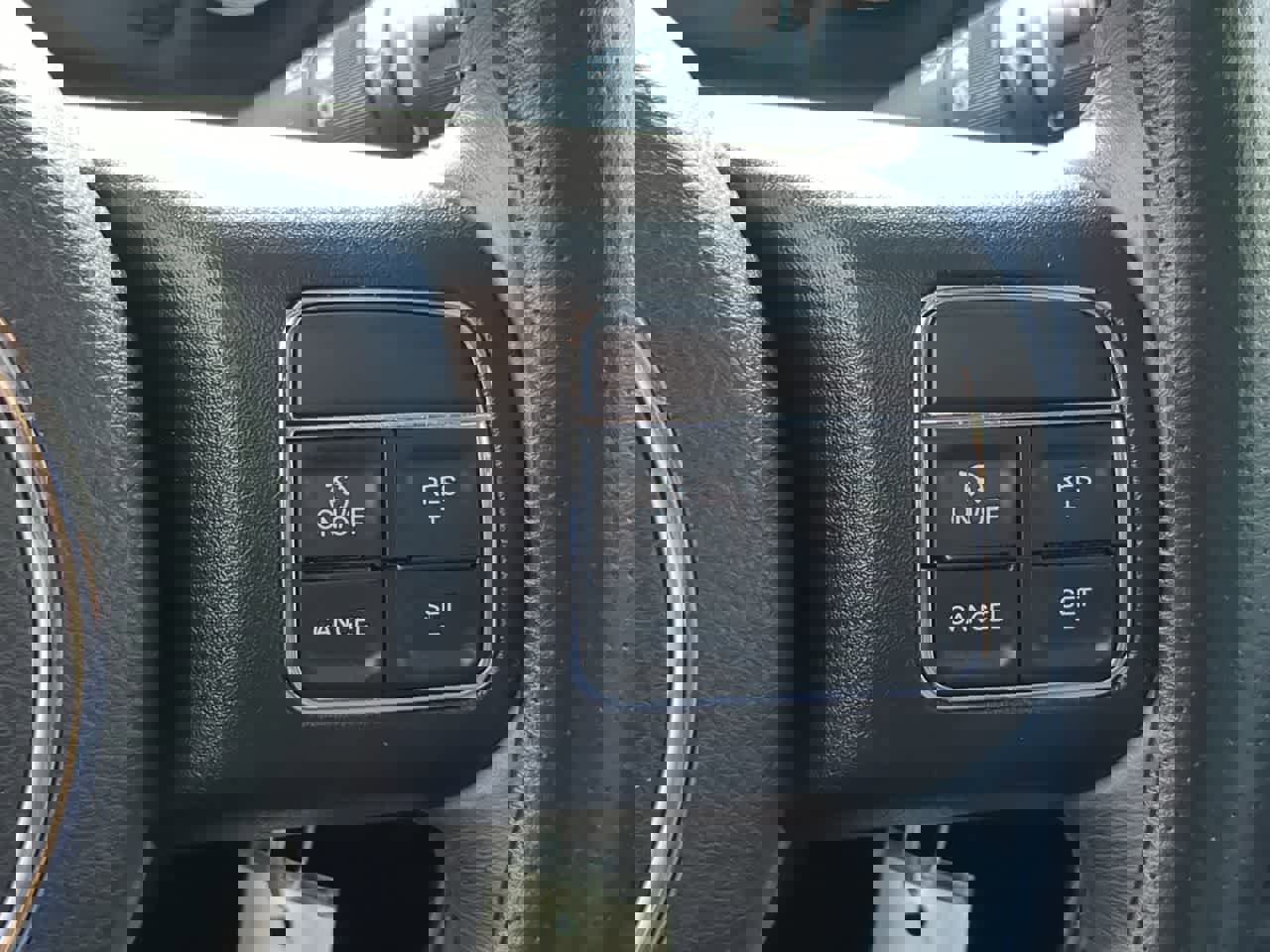 Used 2015 Jeep Wrangler Unlimited Sahara w/ Connectivity Group image 24