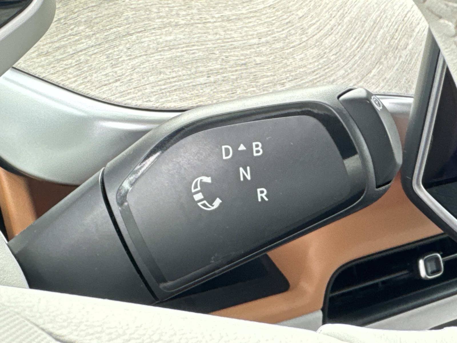 Certified 2025 Volkswagen ID. Buzz 1st Edition AWD/4WD image 23