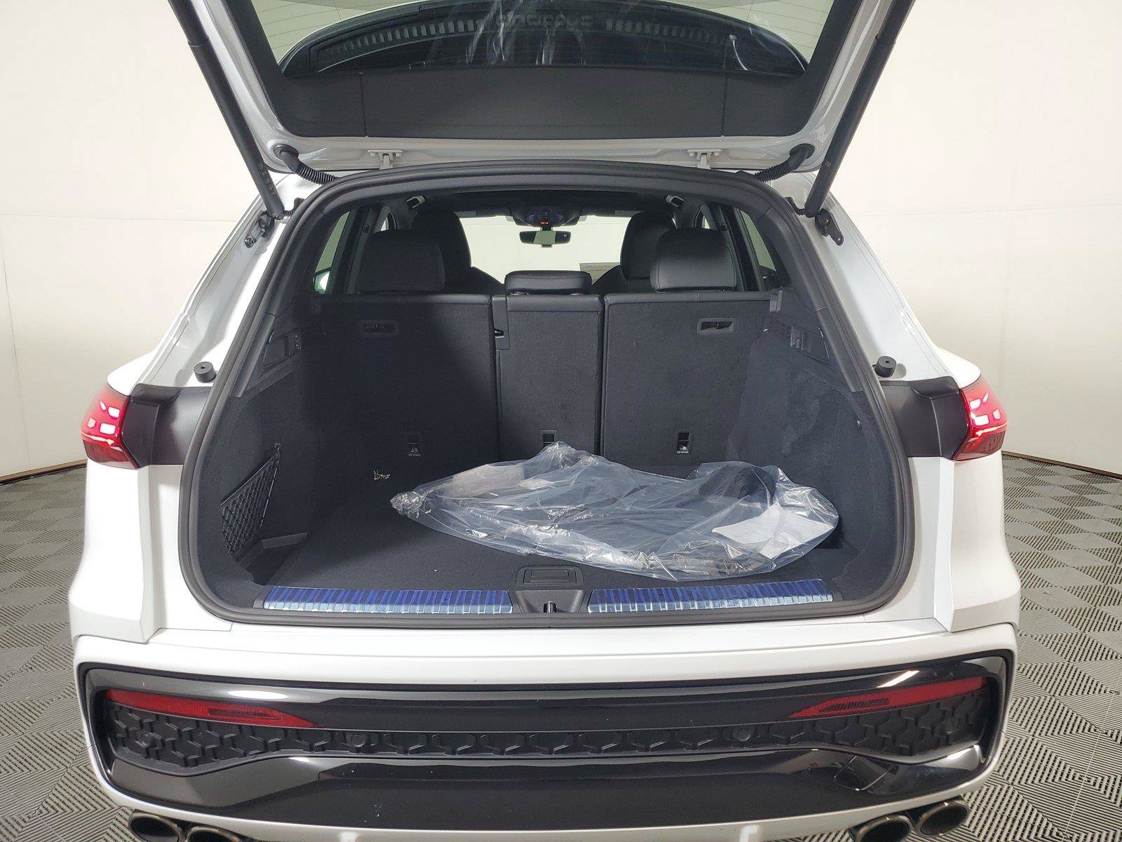 New 2026 Audi SQ5 Premium Plus AWD/4WD image 9
