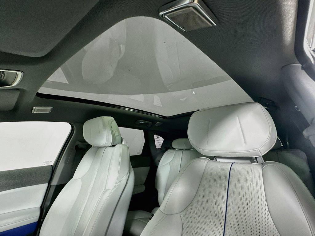 Certified 2025 Cadillac Optiq Sport 2 AWD/4WD image 27