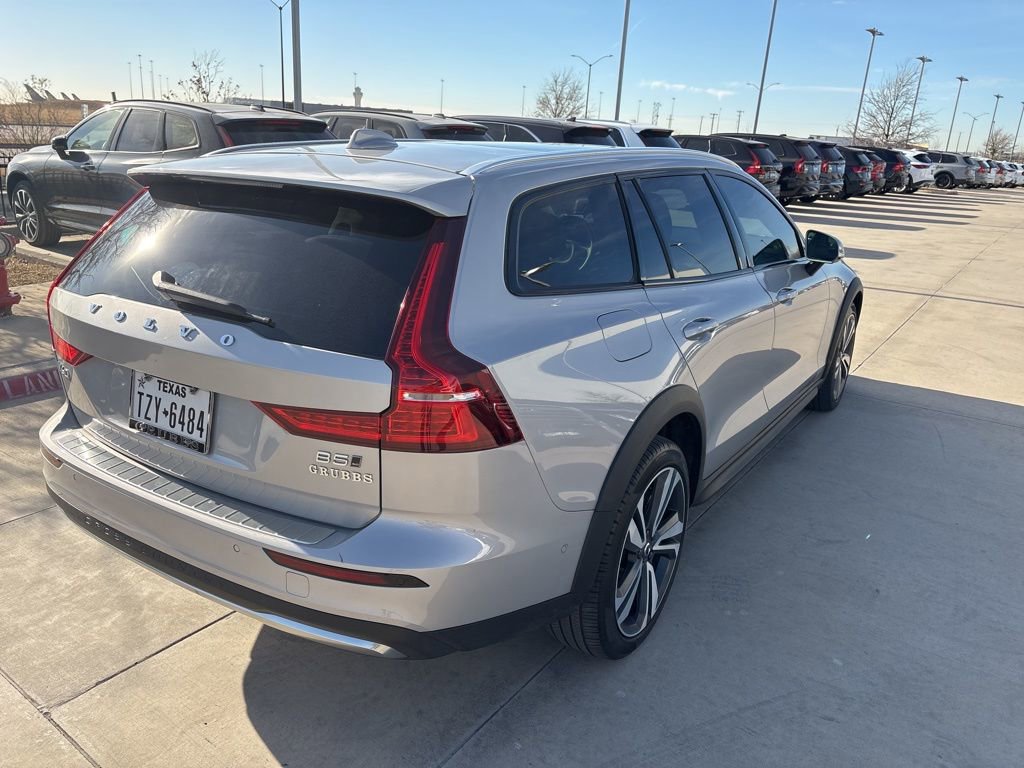 Certified 2024 Volvo V60 B5 Cross Country Plus w/ Protection Package Premier image 5