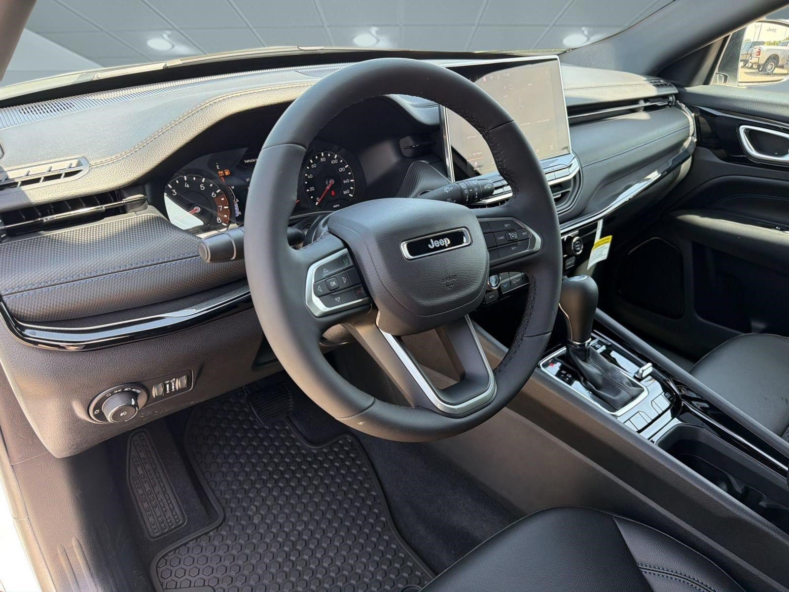 New 2026 Jeep Compass Latitude AWD/4WD image 4