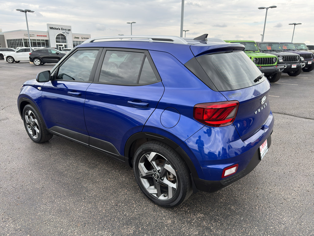 Used 2022 Hyundai Venue SEL FWD image 7