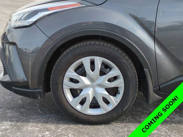 Used 2021 Toyota C-HR LE image 7
