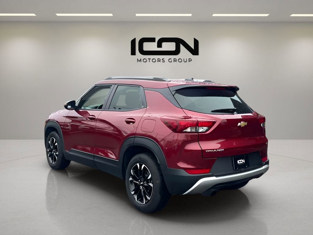 Used 2023 Chevrolet TrailBlazer LT w/ Convenience Package FWD image 3